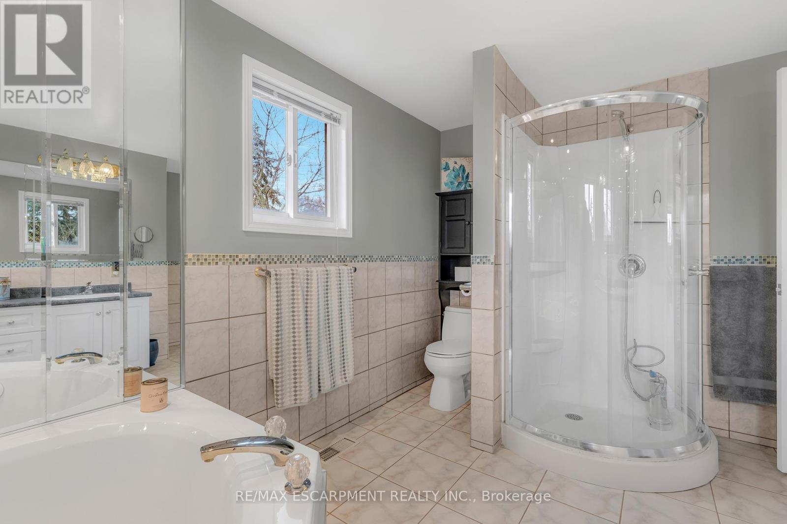 82 Rymal Road E, Hamilton, Ontario  L9B 1C1 - Photo 22 - X12127999