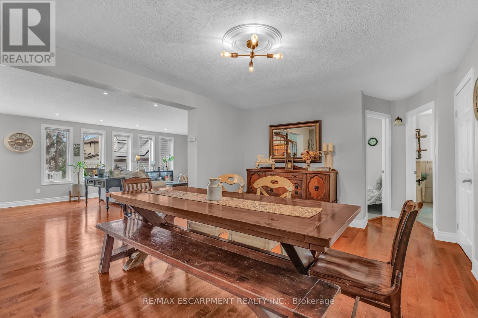 82 Rymal Road E, Hamilton, Ontario  L9B 1C1 - Photo 6 - X12127999
