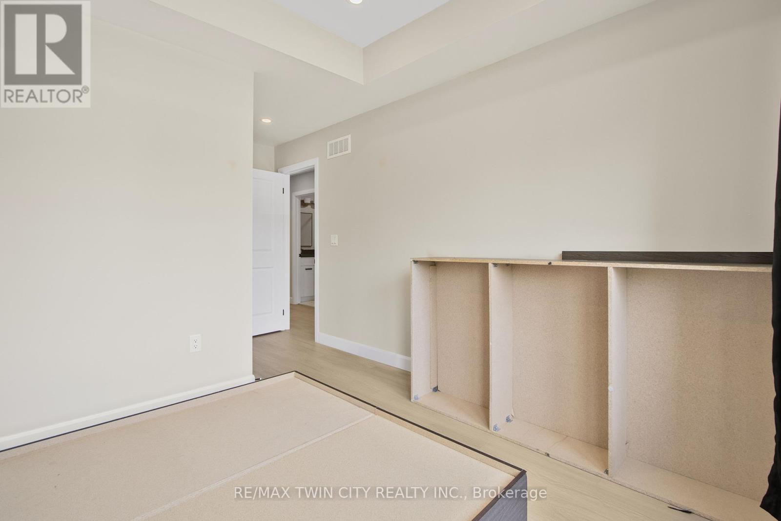 46 Lowell Street N, Cambridge, Ontario  N1R 5C9 - Photo 23 - X12128045