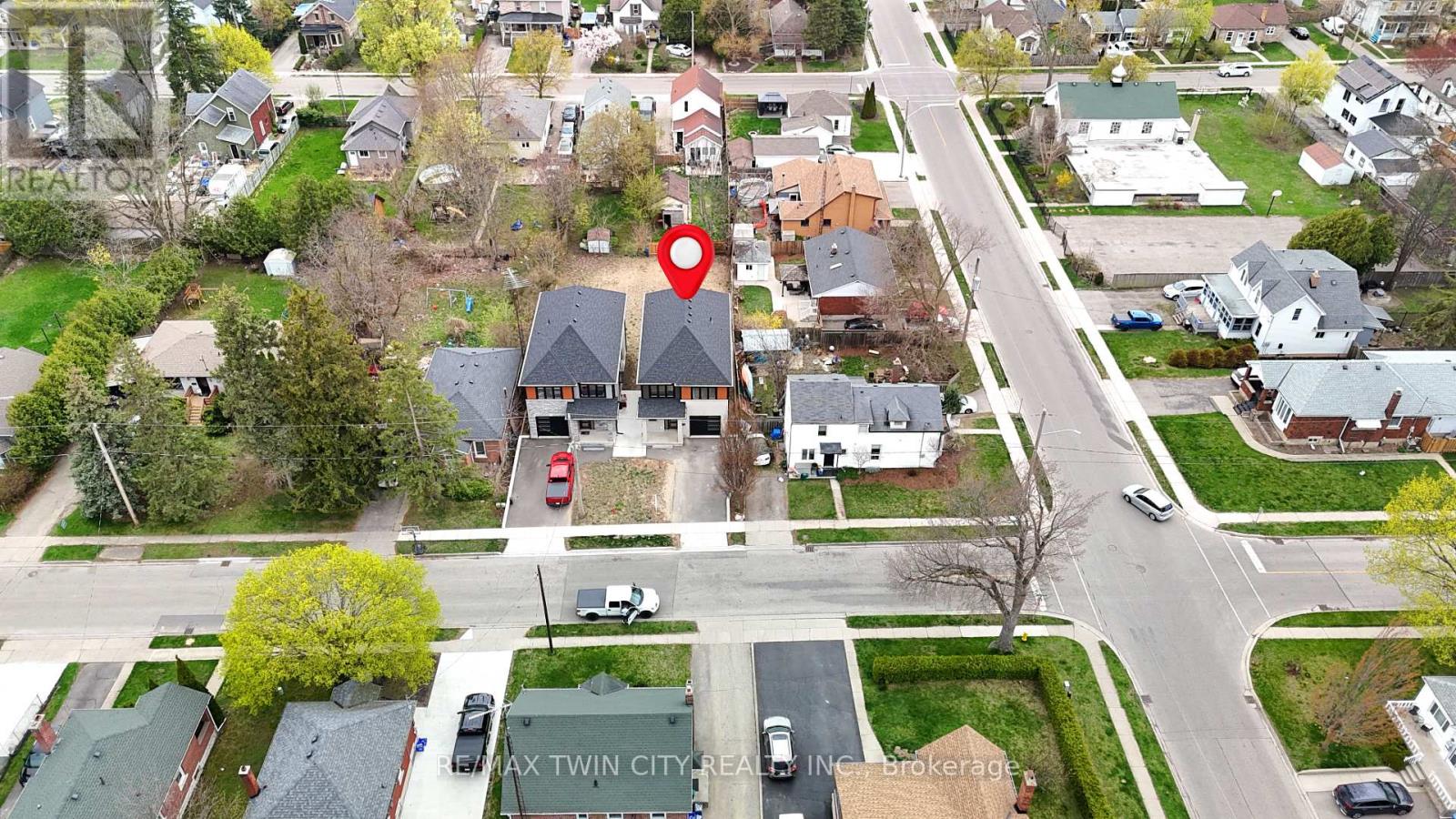 46 Lowell Street N, Cambridge, Ontario  N1R 5C9 - Photo 4 - X12128045