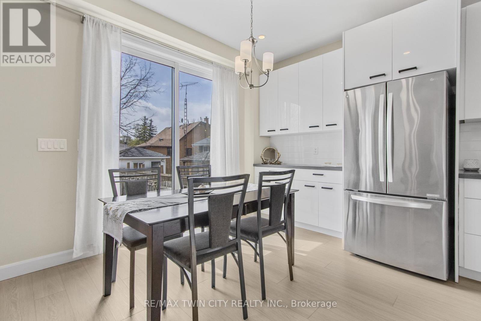 46 Lowell Street N, Cambridge, Ontario  N1R 5C9 - Photo 7 - X12128045