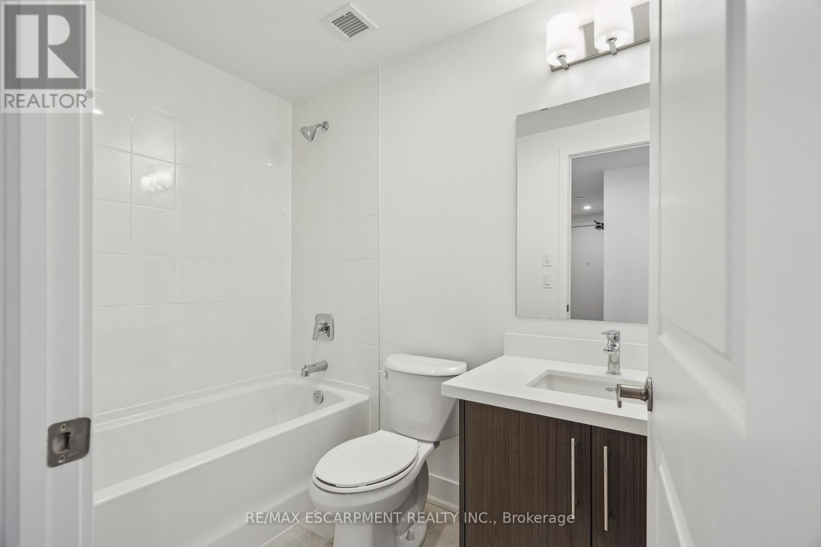 206 - 575 Conklin Road, Brantford, Ontario  N3T 0Y2 - Photo 5 - X12128051