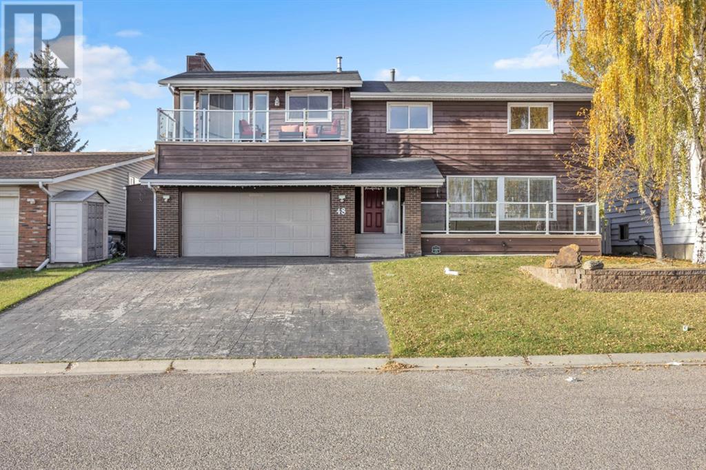Property at 48 Deerview Place SE image 3