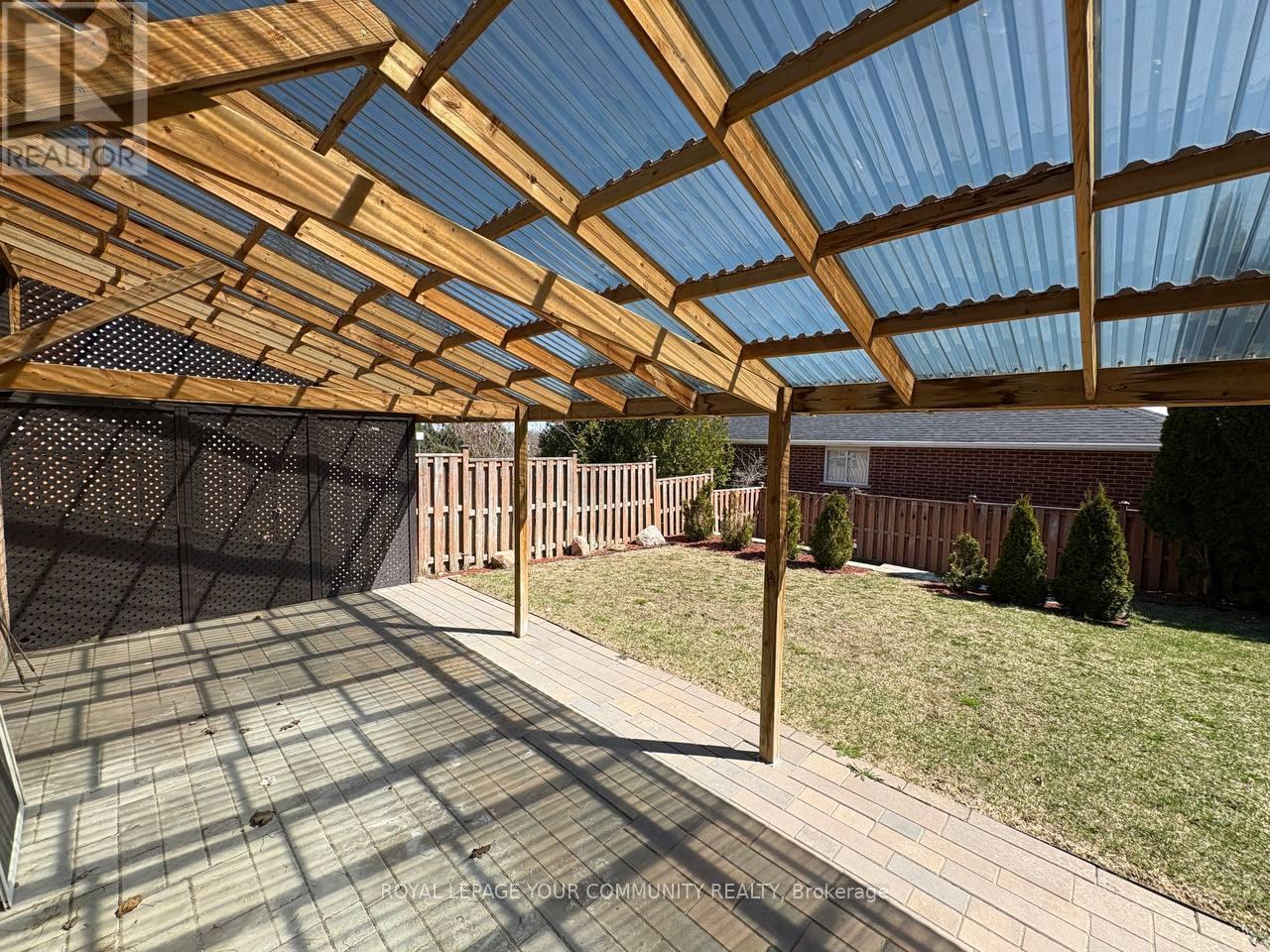 52 Stanley Street, Barrie, Ontario  L4M 6V6 - Photo 27 - S12107446