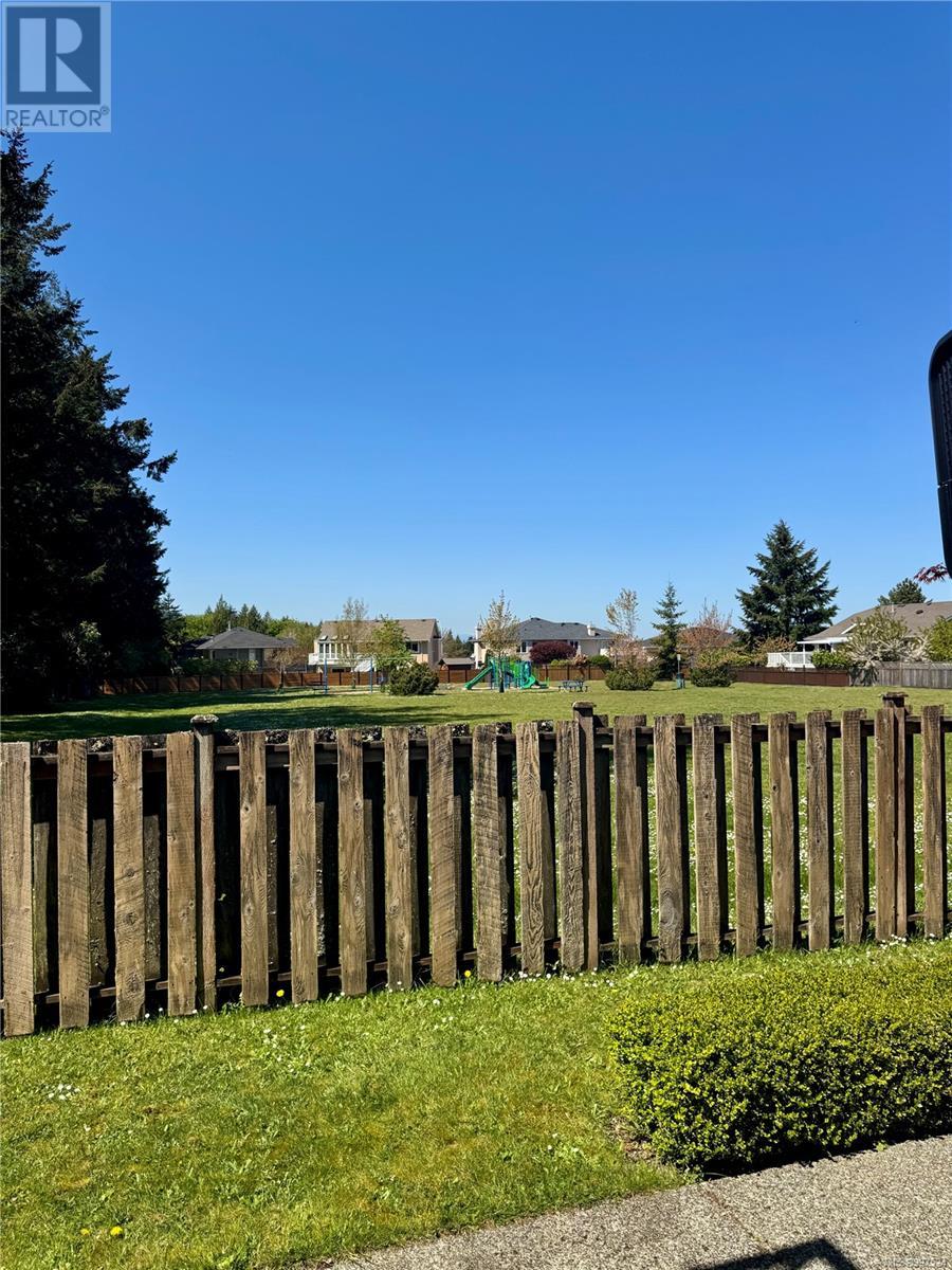 Property at 5287 Crestview Dr image 4