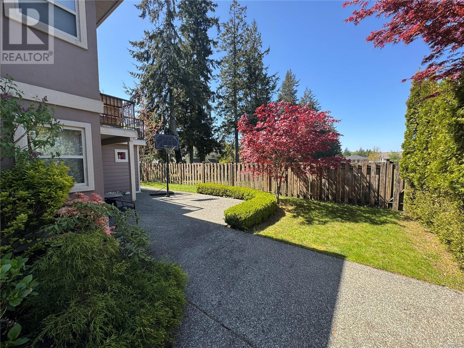 Property at 5287 Crestview Dr image 5