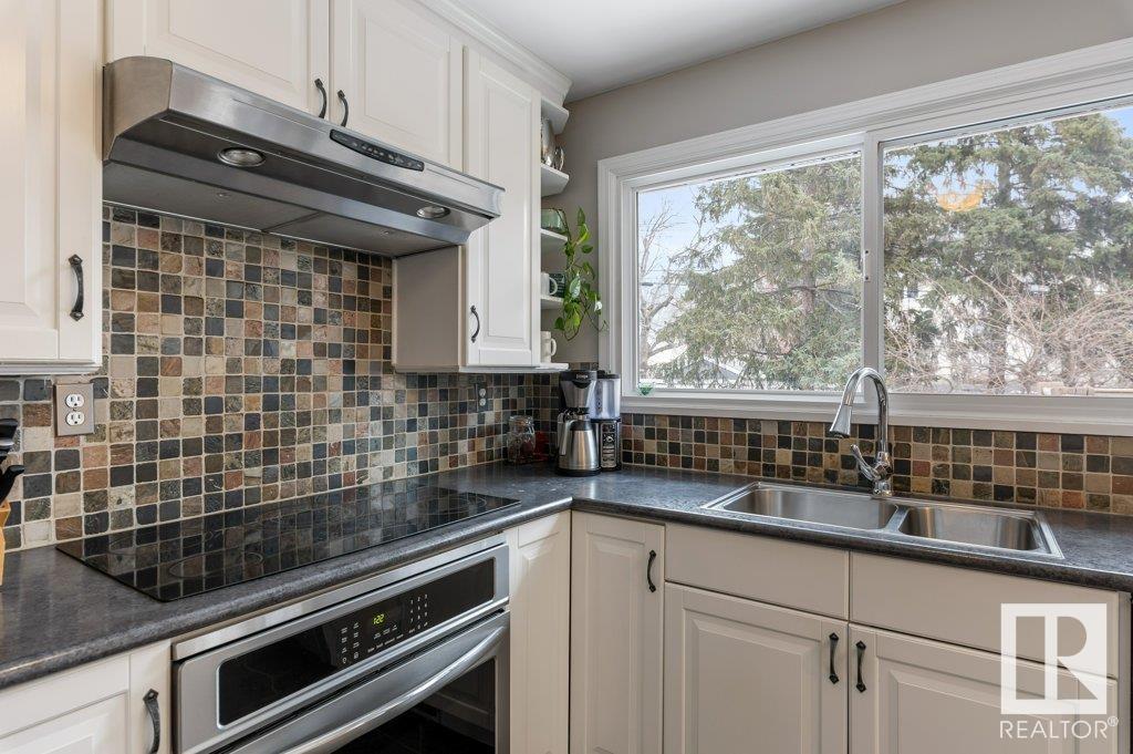 Property at 14 SPRUCE CR image 5
