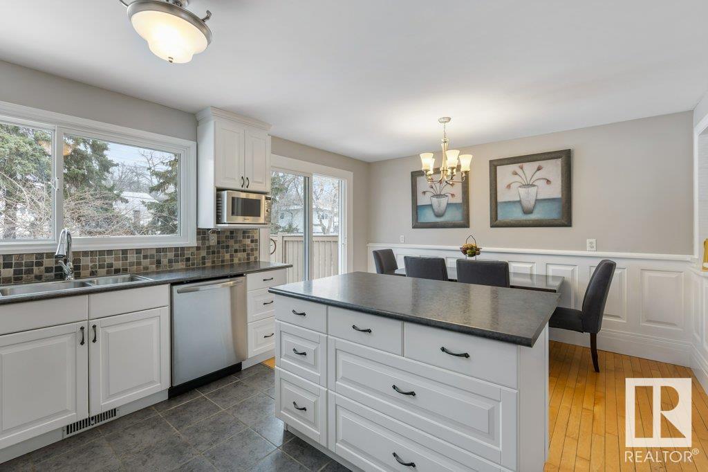 Property at 14 SPRUCE CR image 2