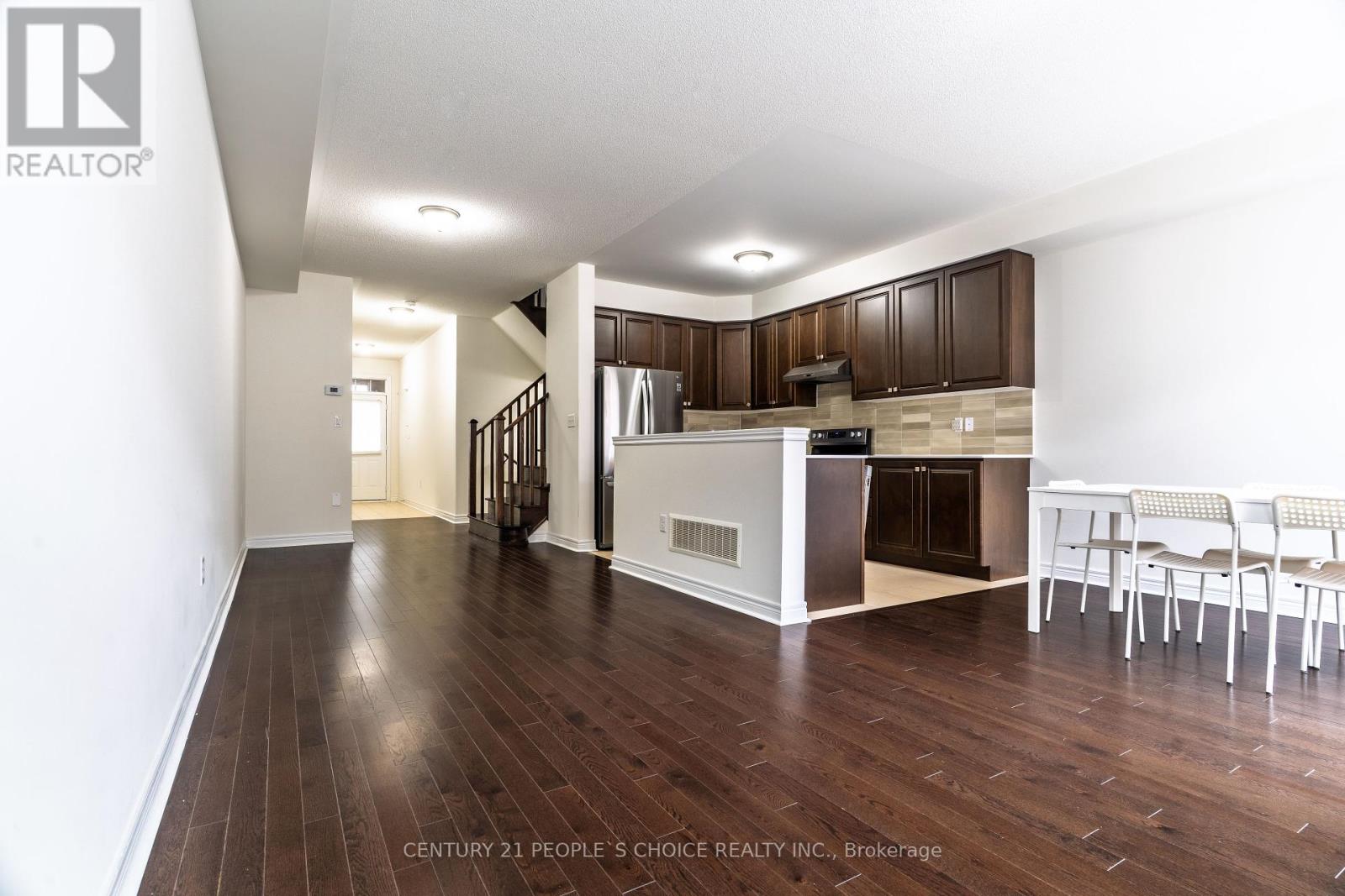 61 Finegan Circle, Brampton, Ontario  L7A 4Z8 - Photo 3 - W12127998