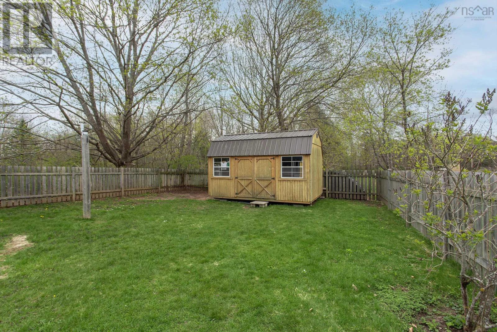 Property at 12 Connaught Avenue image 4
