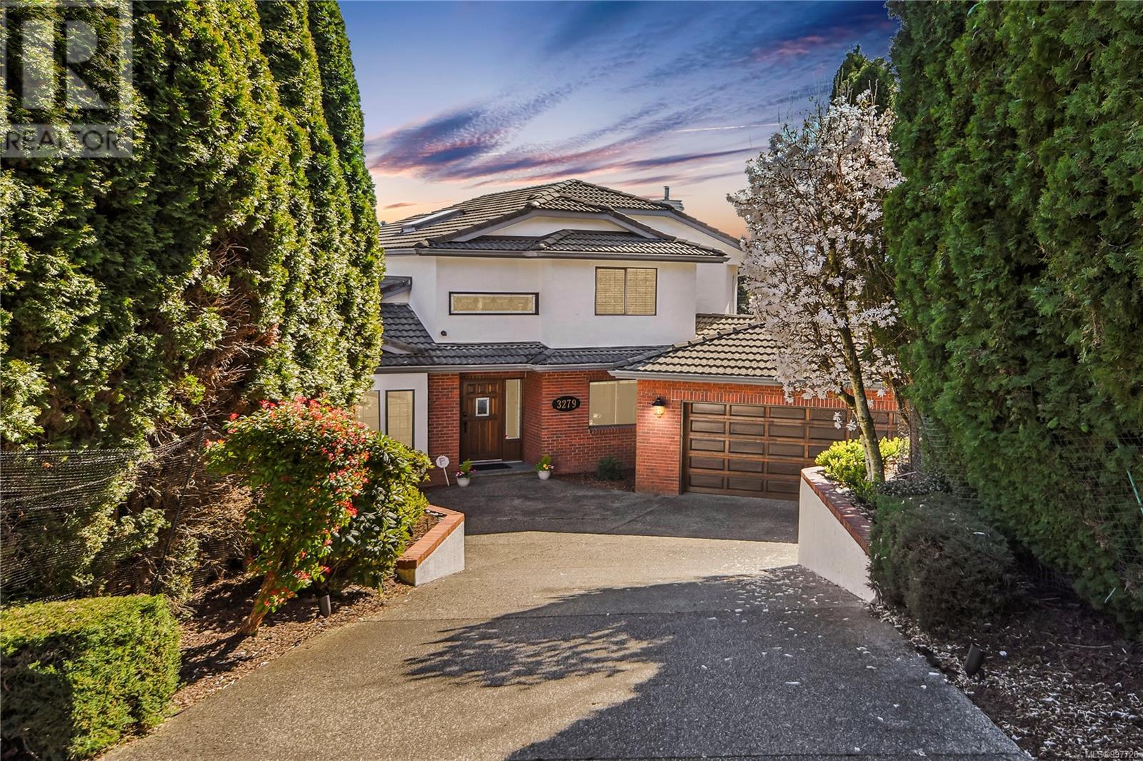 Property at 3279 Cordova Bay image 2