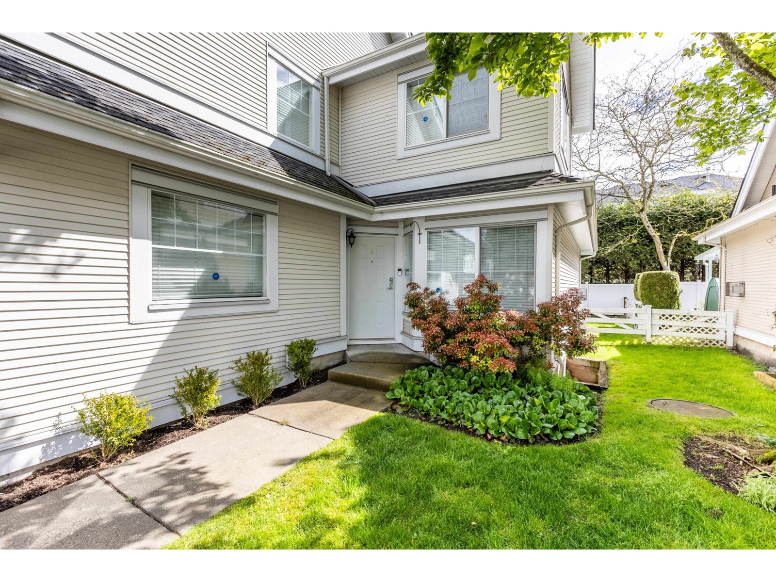 Property at 21 17097 64 AVENUE image 2