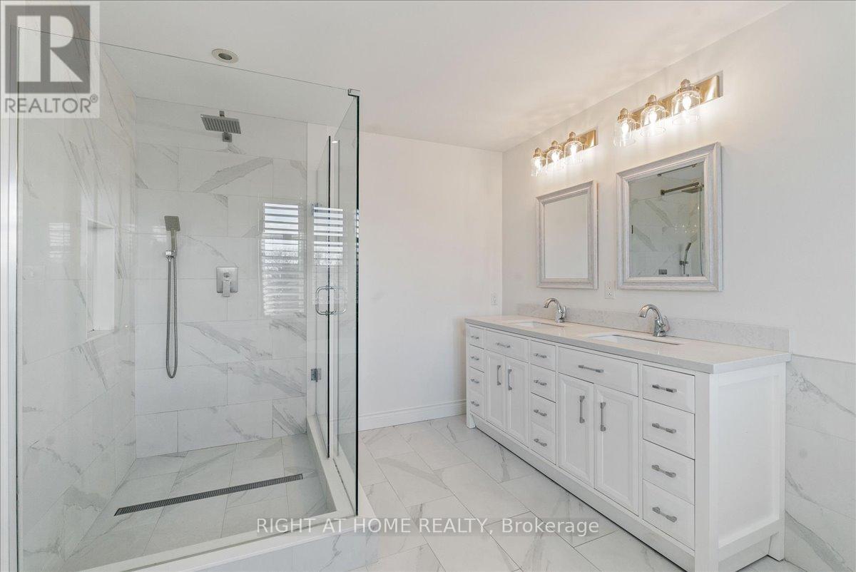 52 Harold Street, Toronto (Mimico), Ontario  M8Z 3R3 - Photo 11 - W12040453