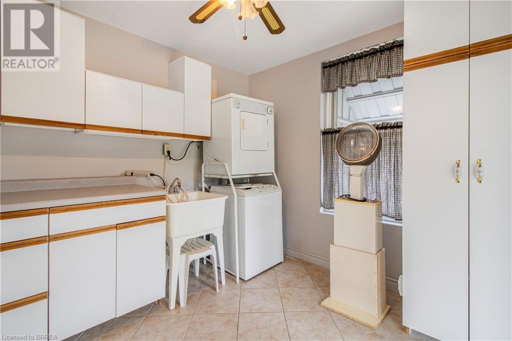 272 Nelson Street, Brantford, Ontario  N3S 4C7 - Photo 5 - 40725418