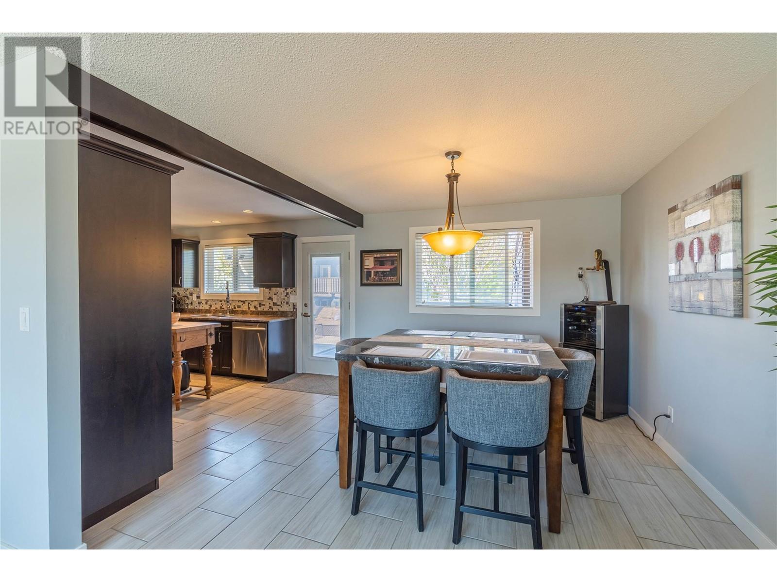 667 Cambridge Crescent, Kamloops, British Columbia  V2B 5B7 - Photo 7 - 10346448