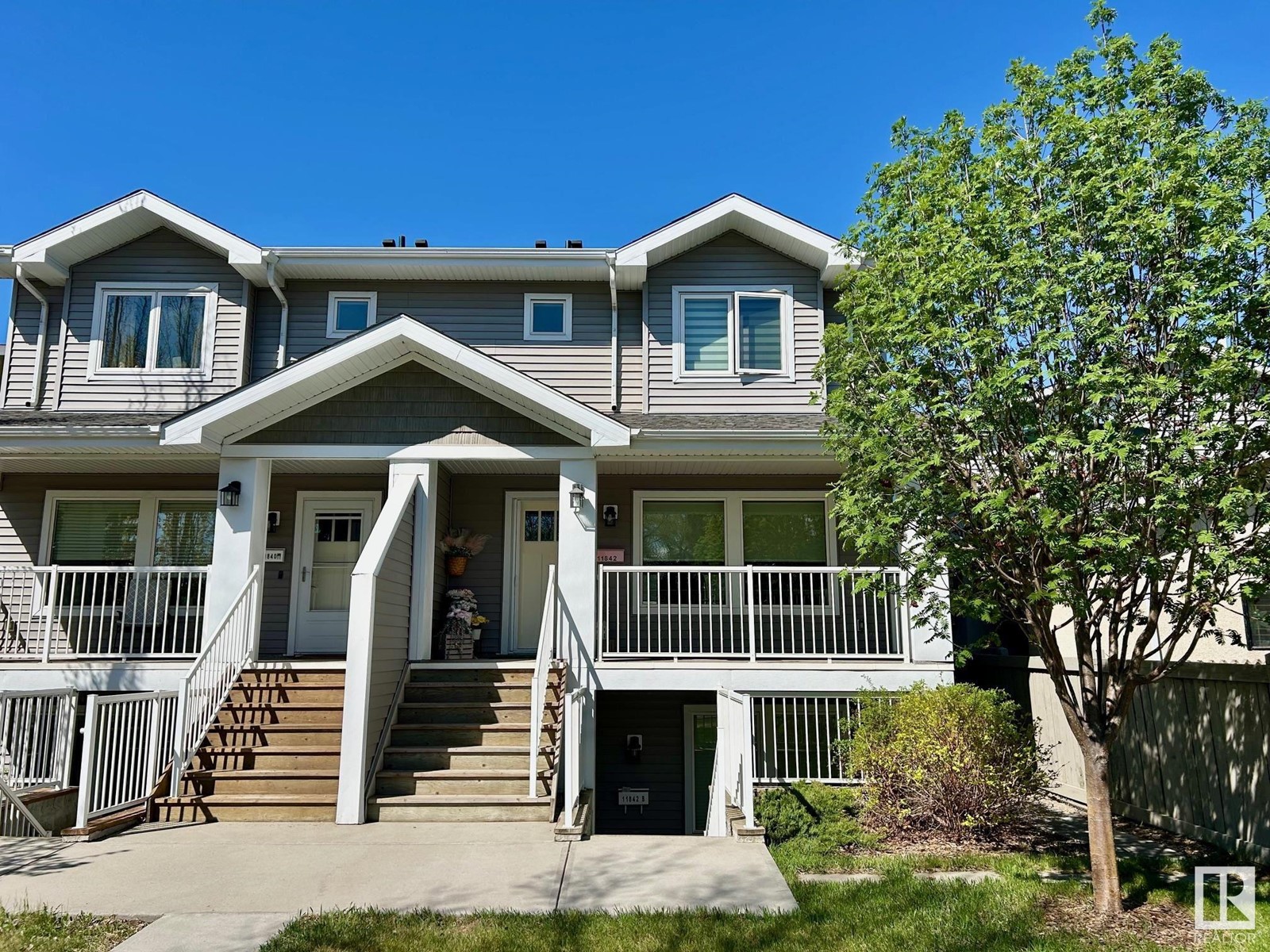 Property at 11842 122 ST NW image 1