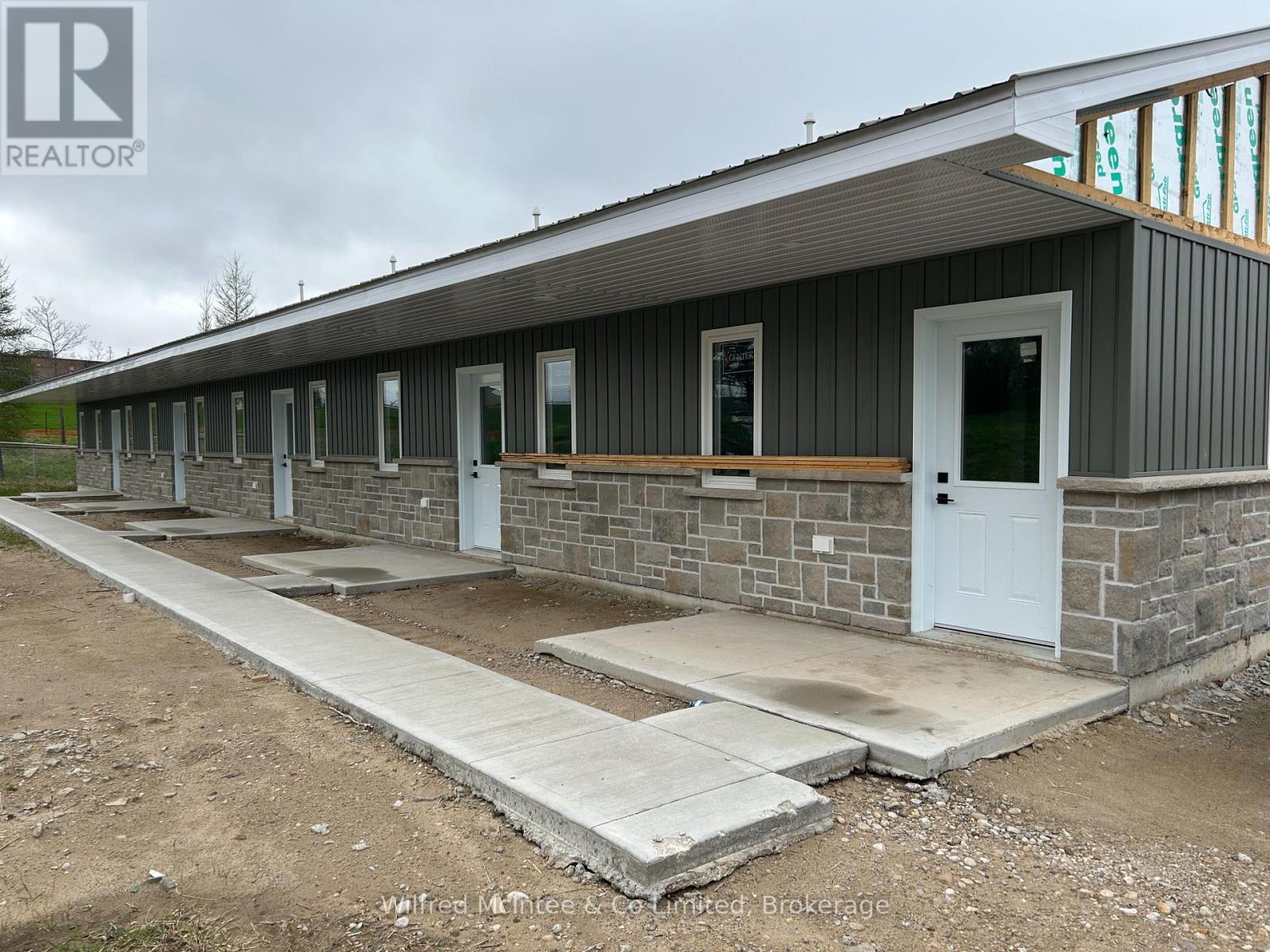 Unit 4 - 187 Balaklava Street, Arran-Elderslie, Ontario  N0G 2N0 - Photo 4 - X11949265