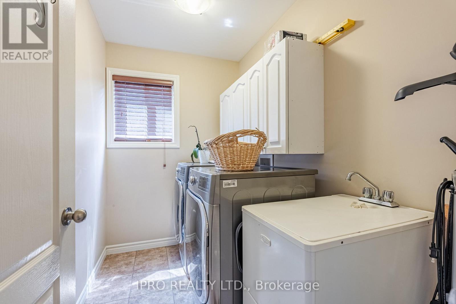 2000 Rollingacres Drive, London North, Ontario  N5X 0H1 - Photo 26 - X12125742