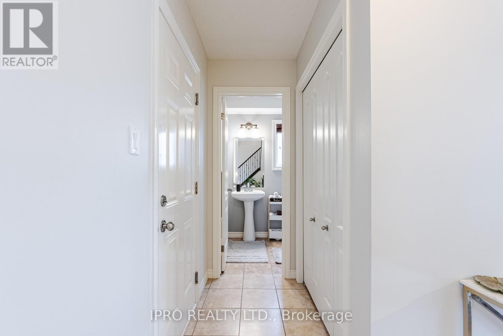 Property at 2000 ROLLINGACRES DRIVE image 5
