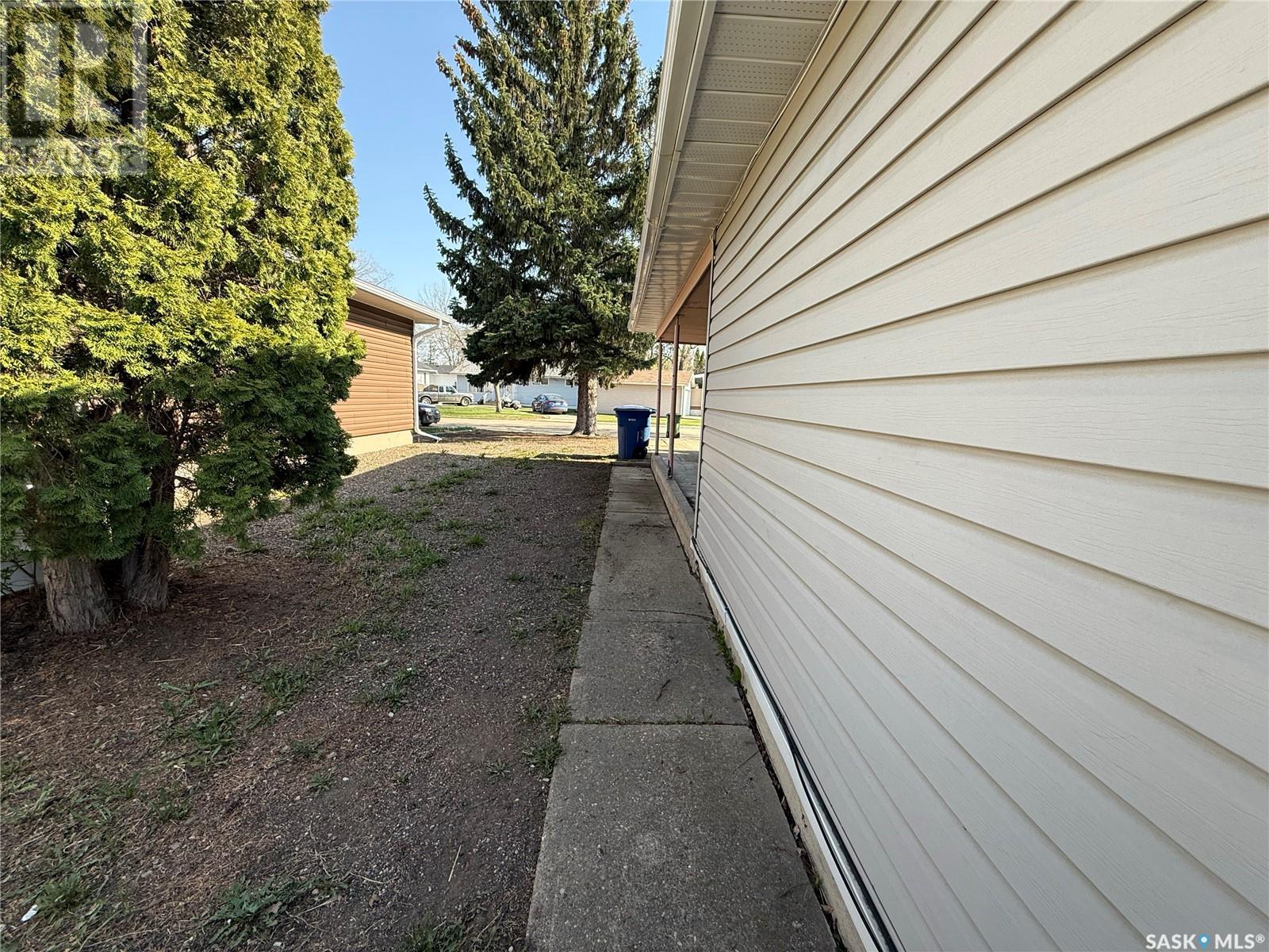 Property at 1150 Francis STREET image 5