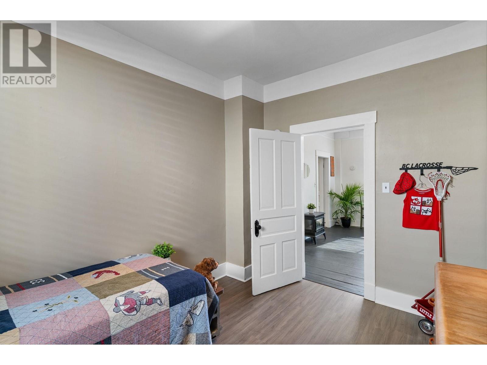 2235 Hawthorne Avenue, Port Coquitlam, British Columbia  V3C 1W5 - Photo 17 - R2998301