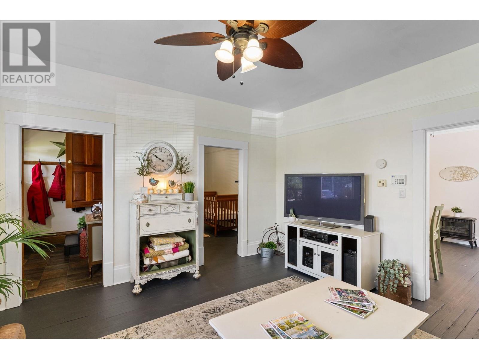 2235 Hawthorne Avenue, Port Coquitlam, British Columbia  V3C 1W5 - Photo 8 - R2998301