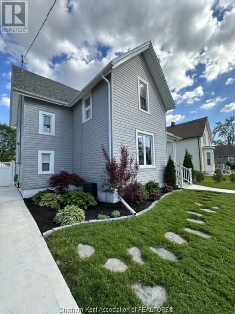 Property at 248 Selkirk STREET image 3