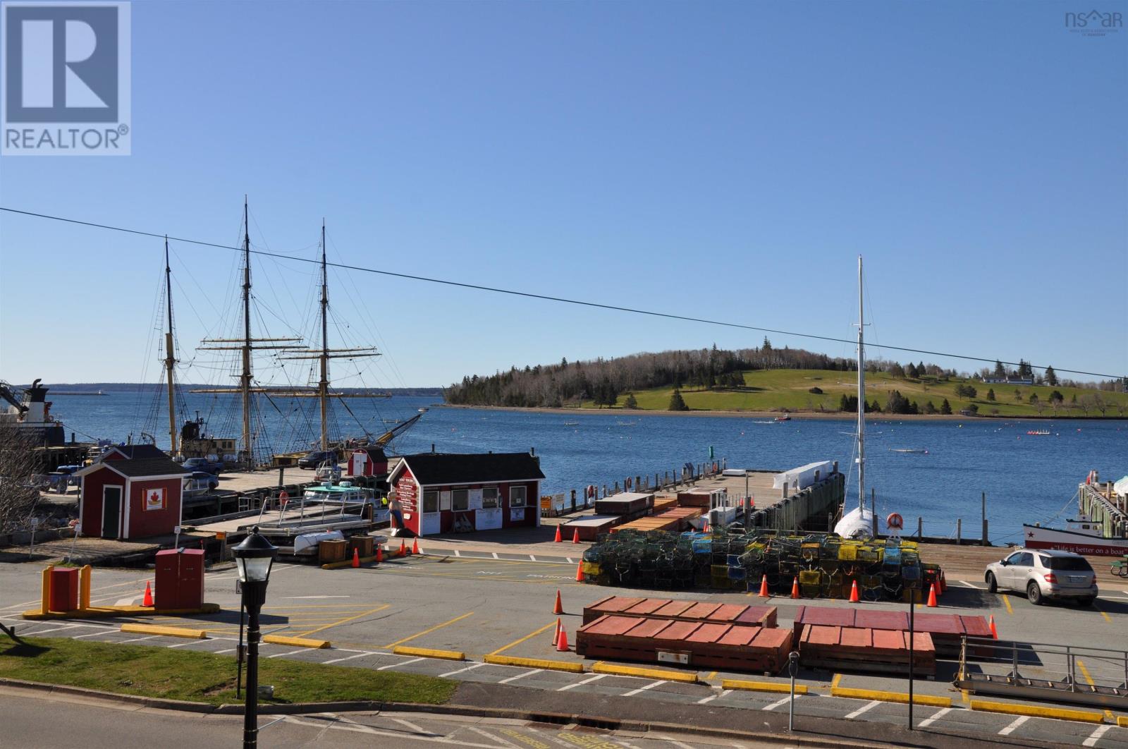 100 Montague Street, Lunenburg, Nova Scotia  B0J 2C0 - Photo 3 - 202508045