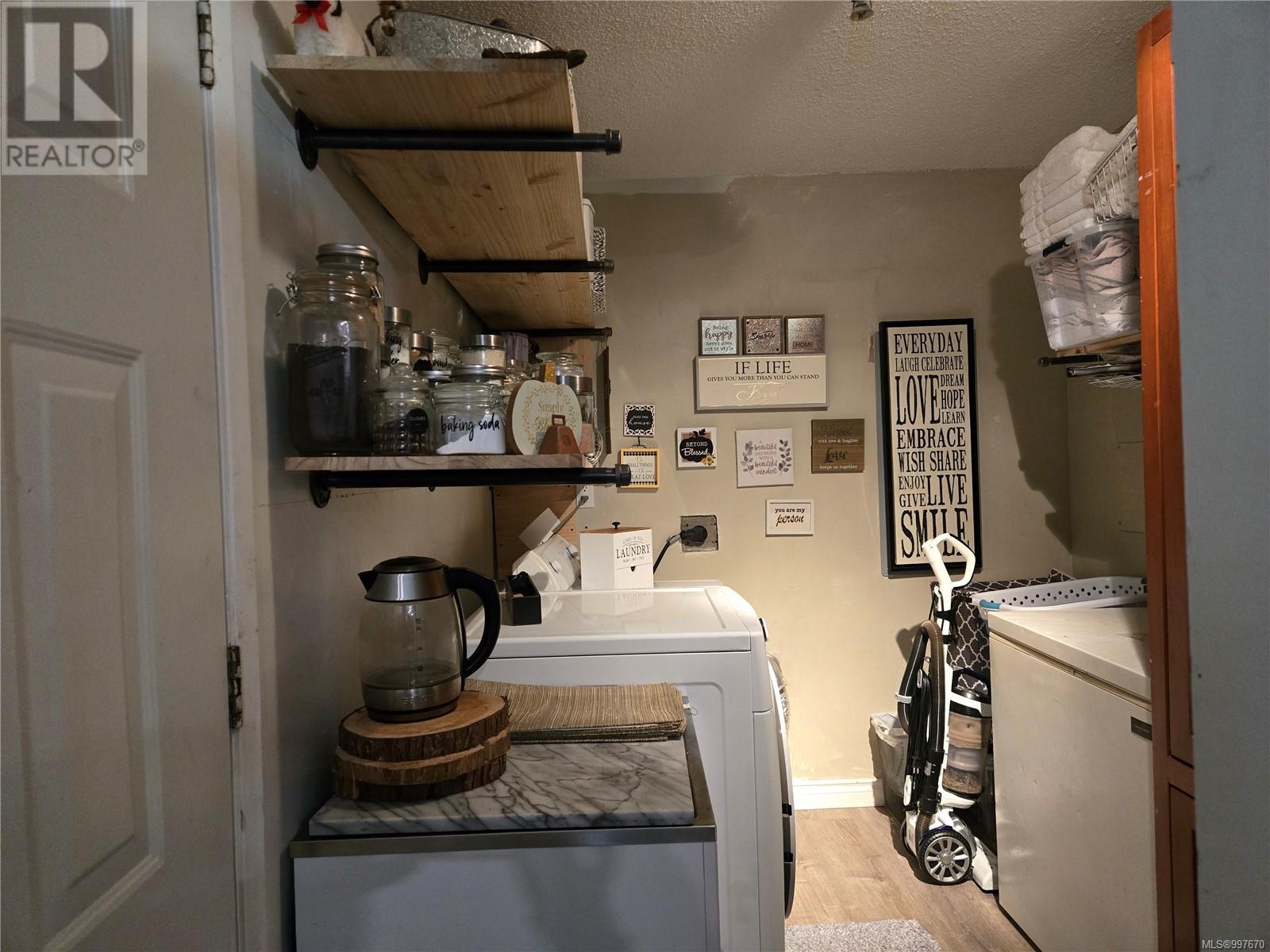 2275 Island Hwy E, Nanoose Bay, British Columbia  V9P 9E2 - Photo 11 - 997670