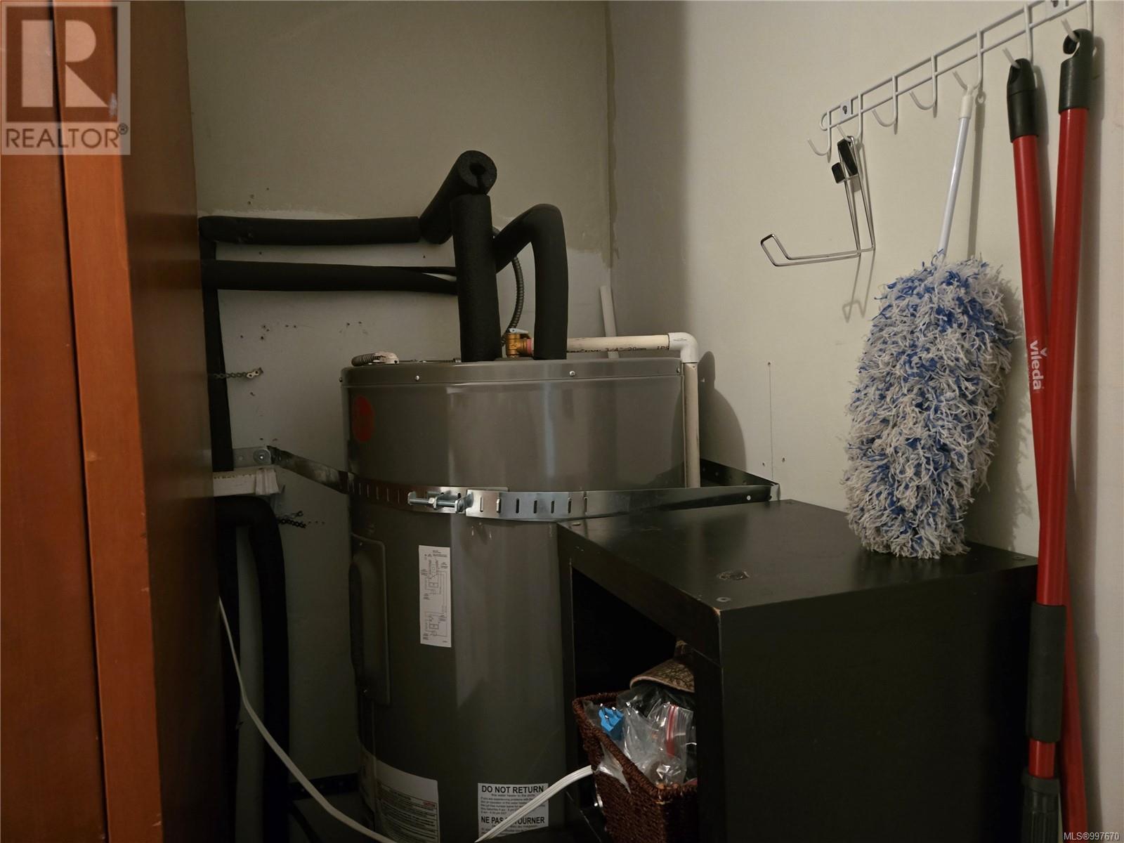 2275 Island Hwy E, Nanoose Bay, British Columbia  V9P 9E2 - Photo 12 - 997670