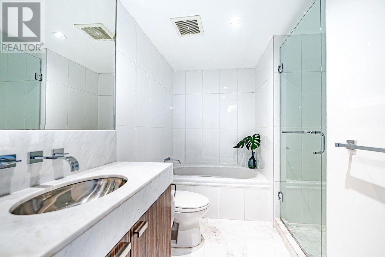 Listing Picture 7 of 16 : 2005 788 RICHARDS STREET, Vancouver / 溫哥華 - 魯藝地產 Yvonne Lu Group - MLS Medallion Club Member