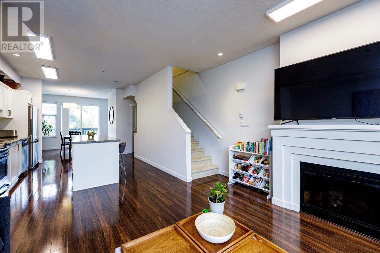 Property at 712 ORWELL STREET image 5