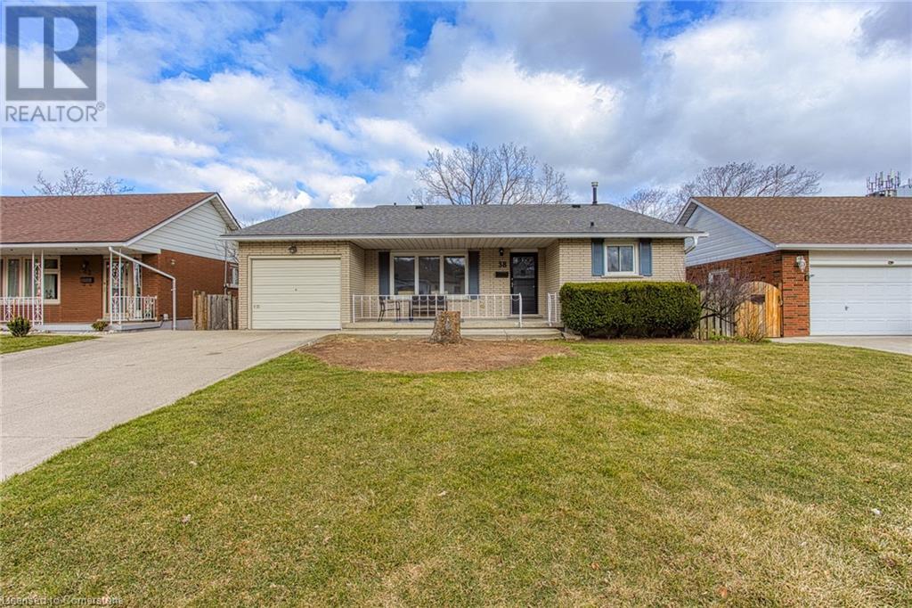 38 COUNTRY CLUB Drive, Hamilton, Ontario
