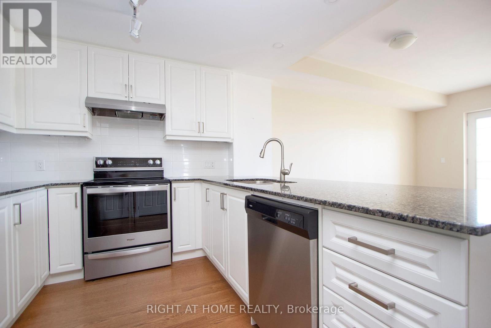405 - 21 Brookhouse Drive, Clarington, Ontario  L1B 1N8 - Photo 10 - E12128202