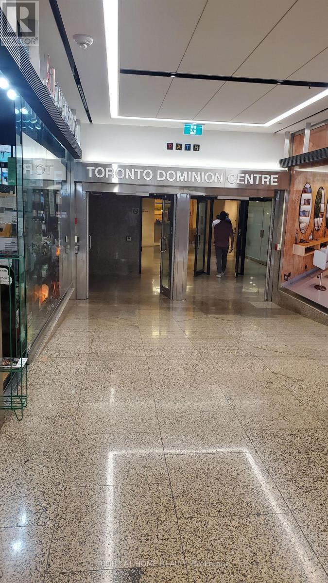 B101 - 121 King Street W, Toronto, Ontario  M5H 3T9 - Photo 4 - C12128158