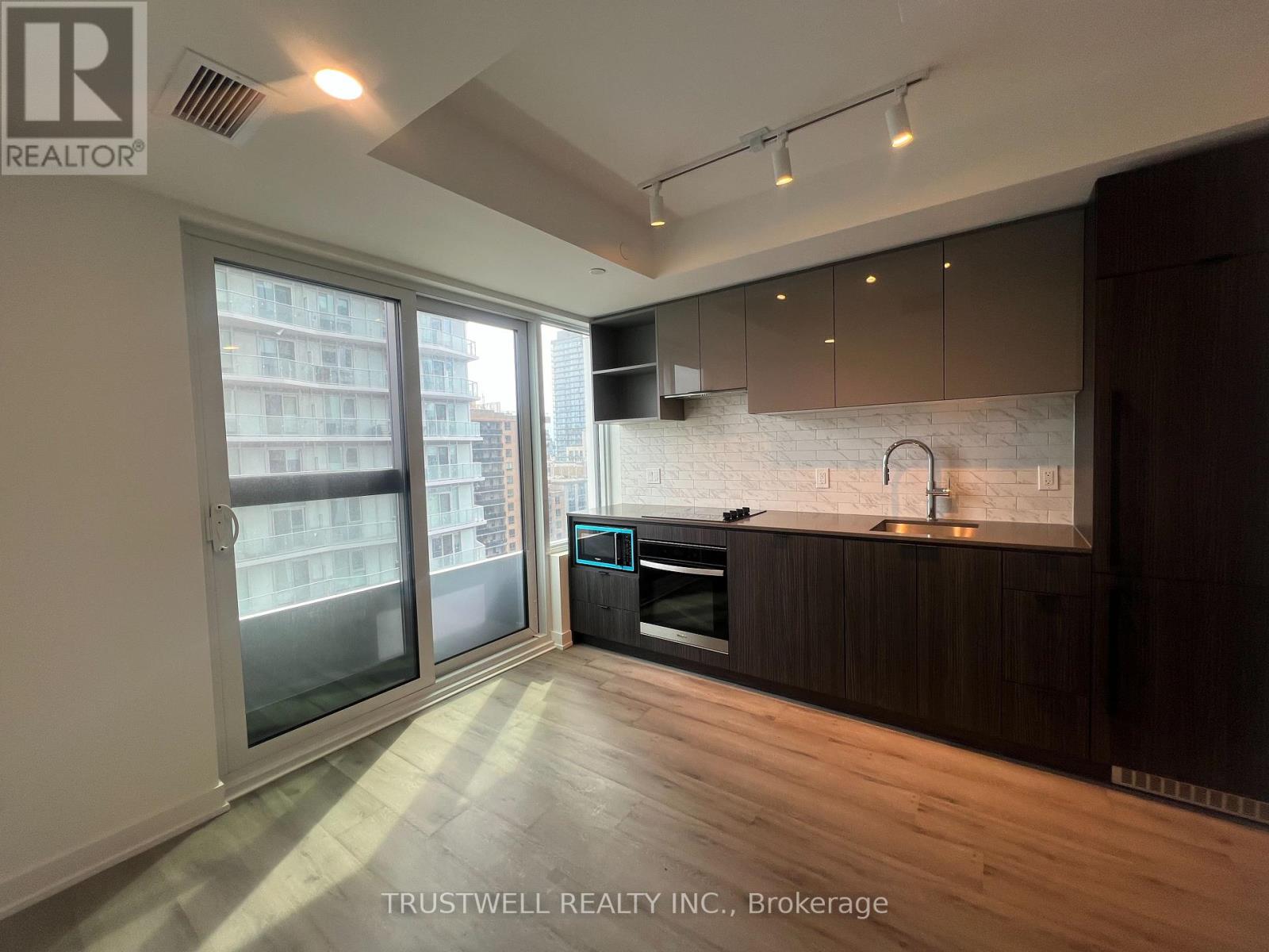 1207 - 252 Church Street, Toronto, Ontario  M5B 1Z2 - Photo 2 - C12128187