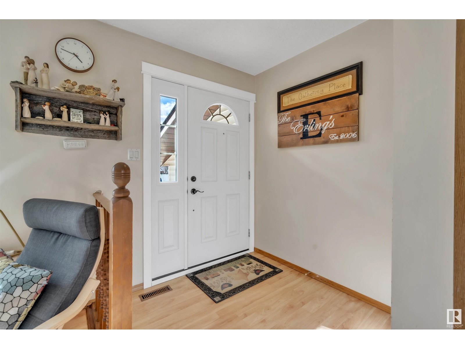Property at 5023 38 ST image 3