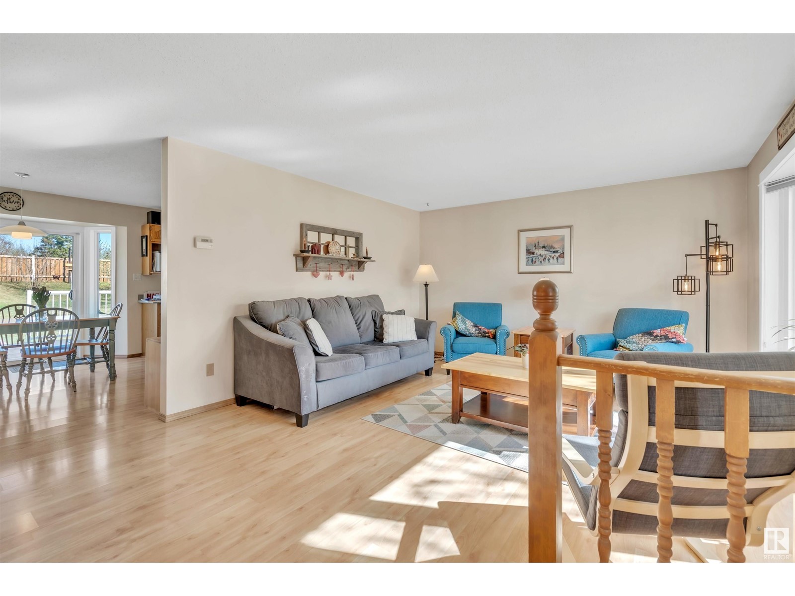 Property at 5023 38 ST image 4