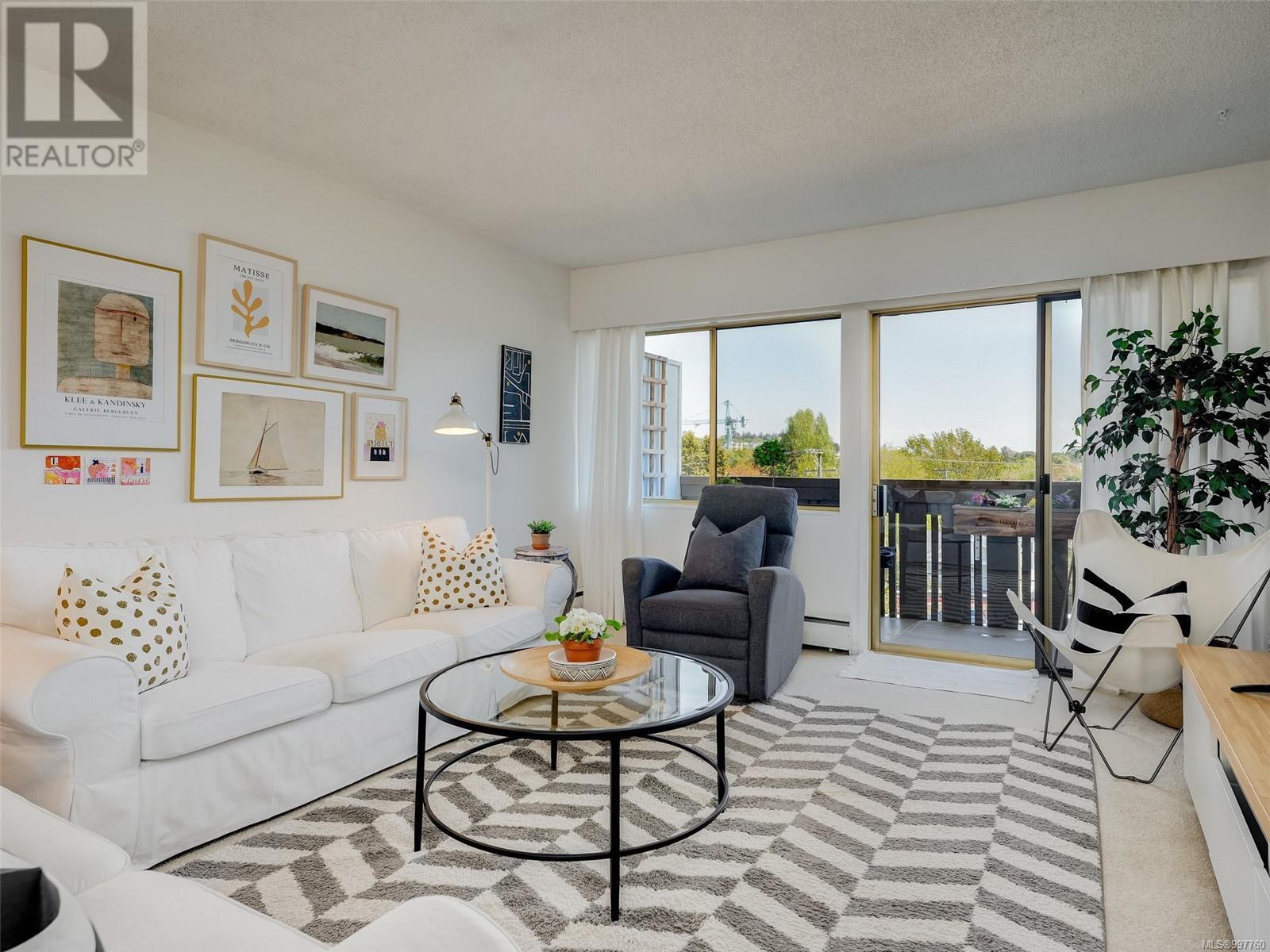 Property at 420 964 Heywood Ave image 1