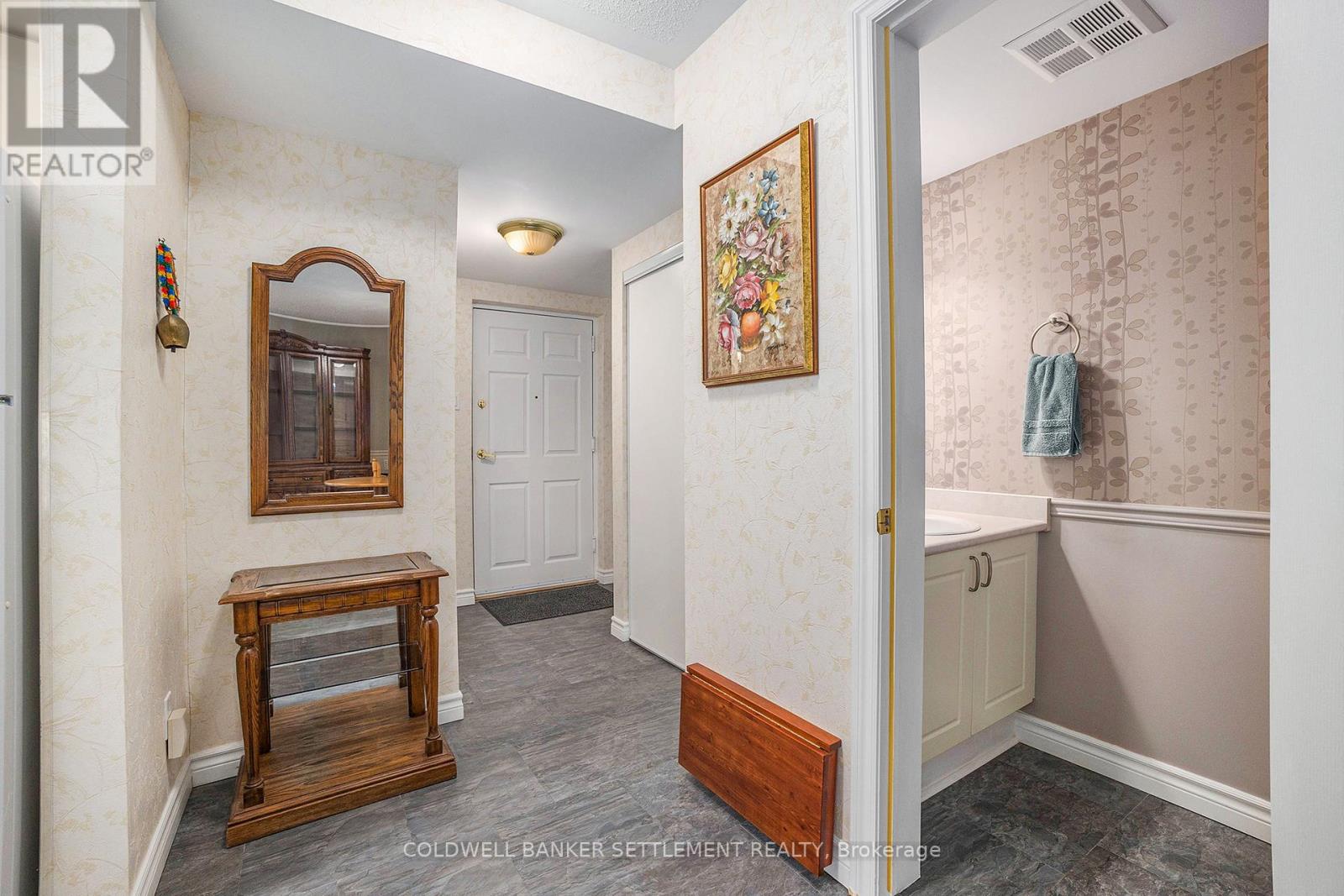 302 - 103 North Street N, Perth, Ontario  K7H 3P3 - Photo 5 - X12128337