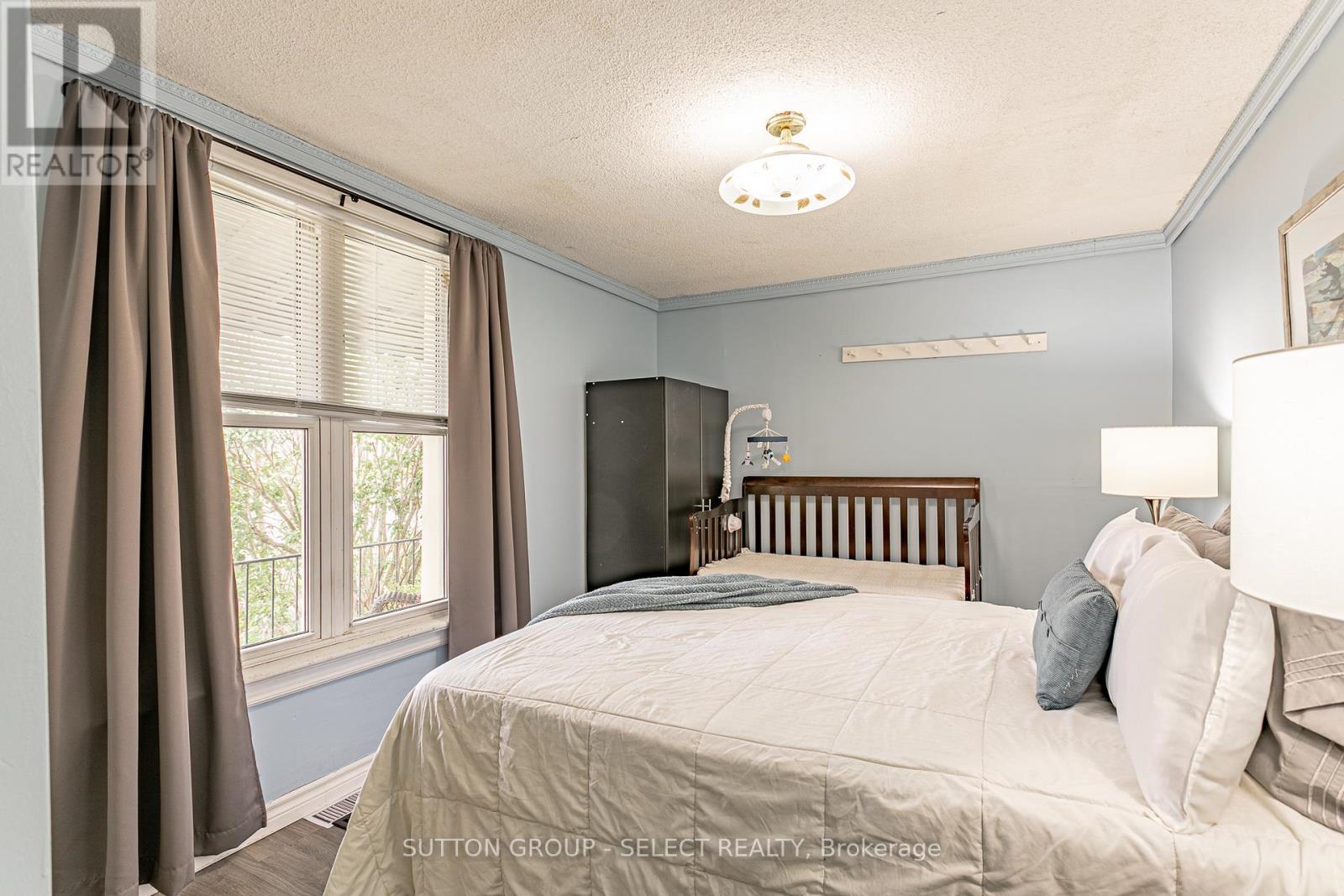 66 Rectory Street, London East, Ontario  N5Z 1Z8 - Photo 9 - X12128260