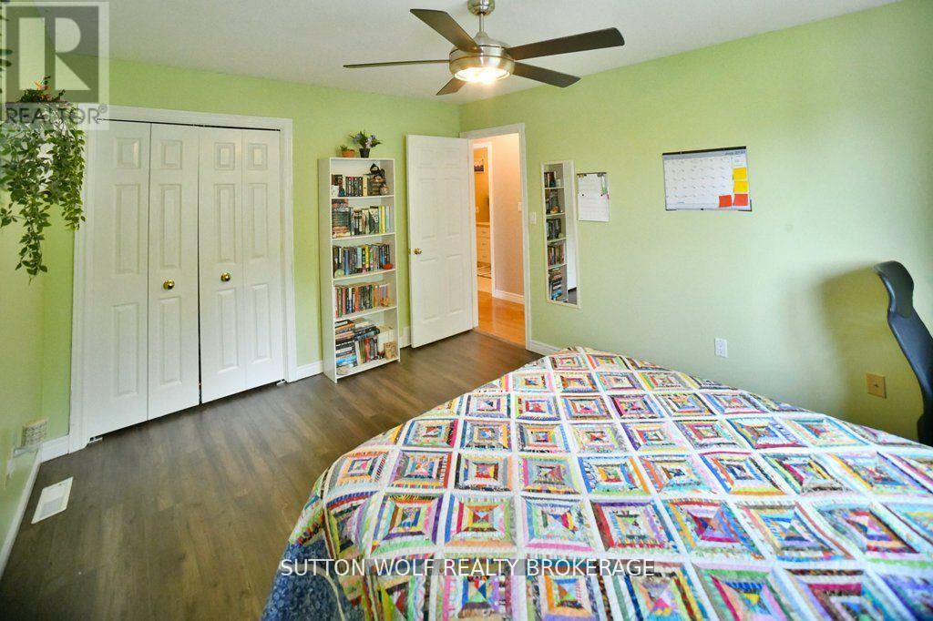 78 Ridge Street, Strathroy-Caradoc (Sw), Ontario  N7G 4K1 - Photo 32 - X12128360