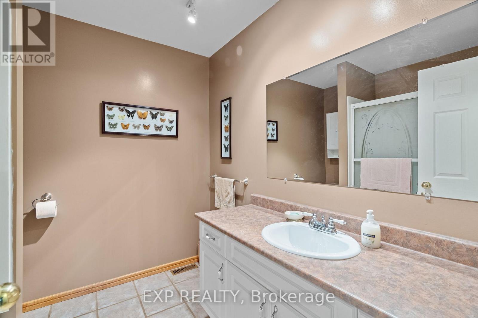 30680 Hungry Hollow Road, North Middlesex, Ontario  N0M 1B0 - Photo 14 - X12128369