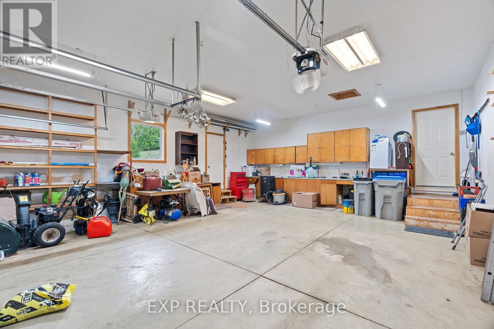 30680 Hungry Hollow Road, North Middlesex, Ontario  N0M 1B0 - Photo 22 - X12128369