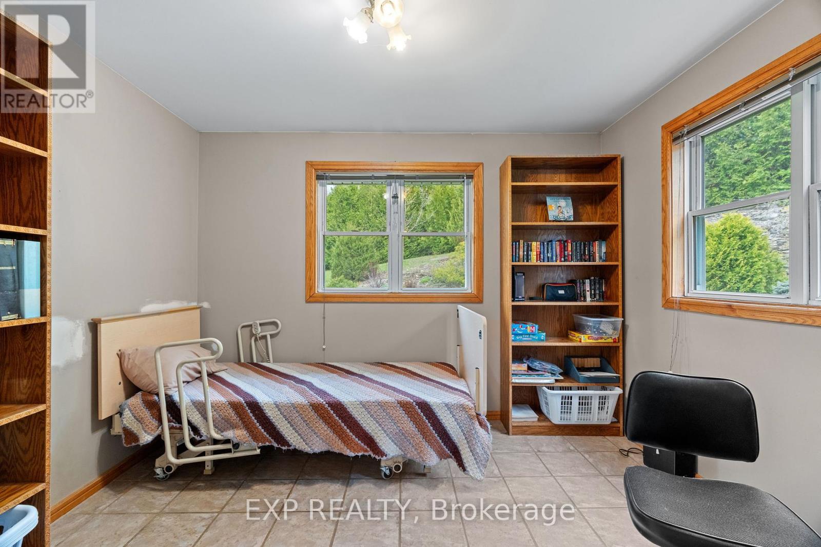 30680 Hungry Hollow Road, North Middlesex, Ontario  N0M 1B0 - Photo 25 - X12128369