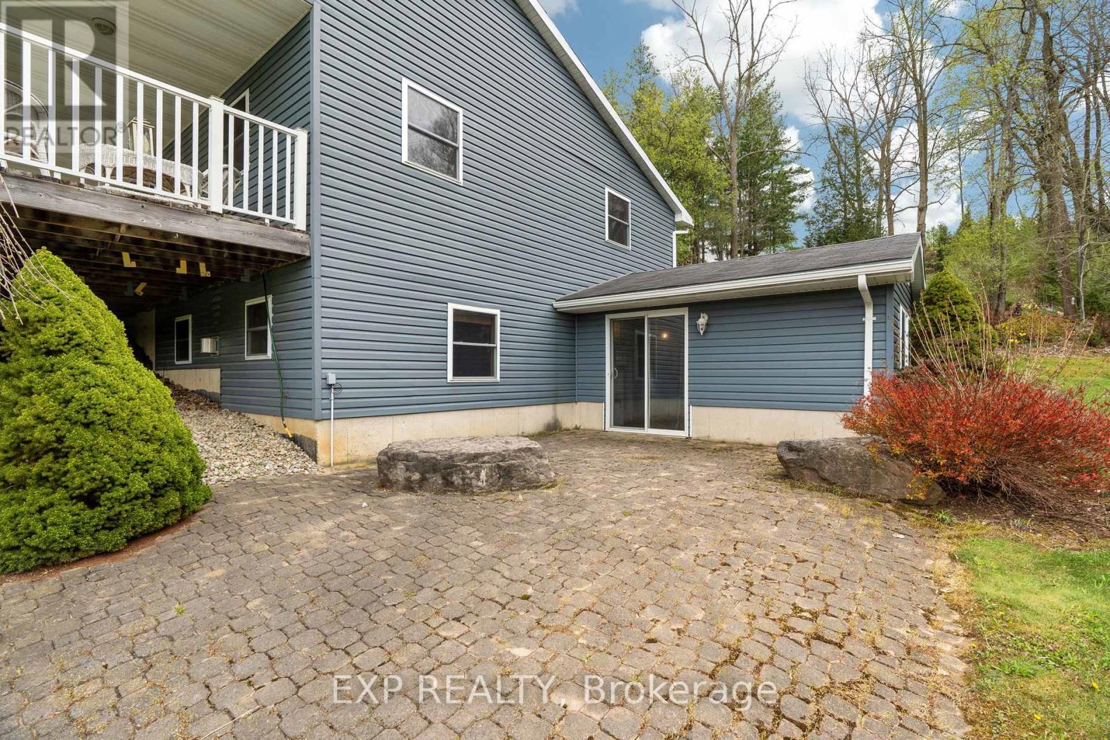 30680 Hungry Hollow Road, North Middlesex, Ontario  N0M 1B0 - Photo 37 - X12128369