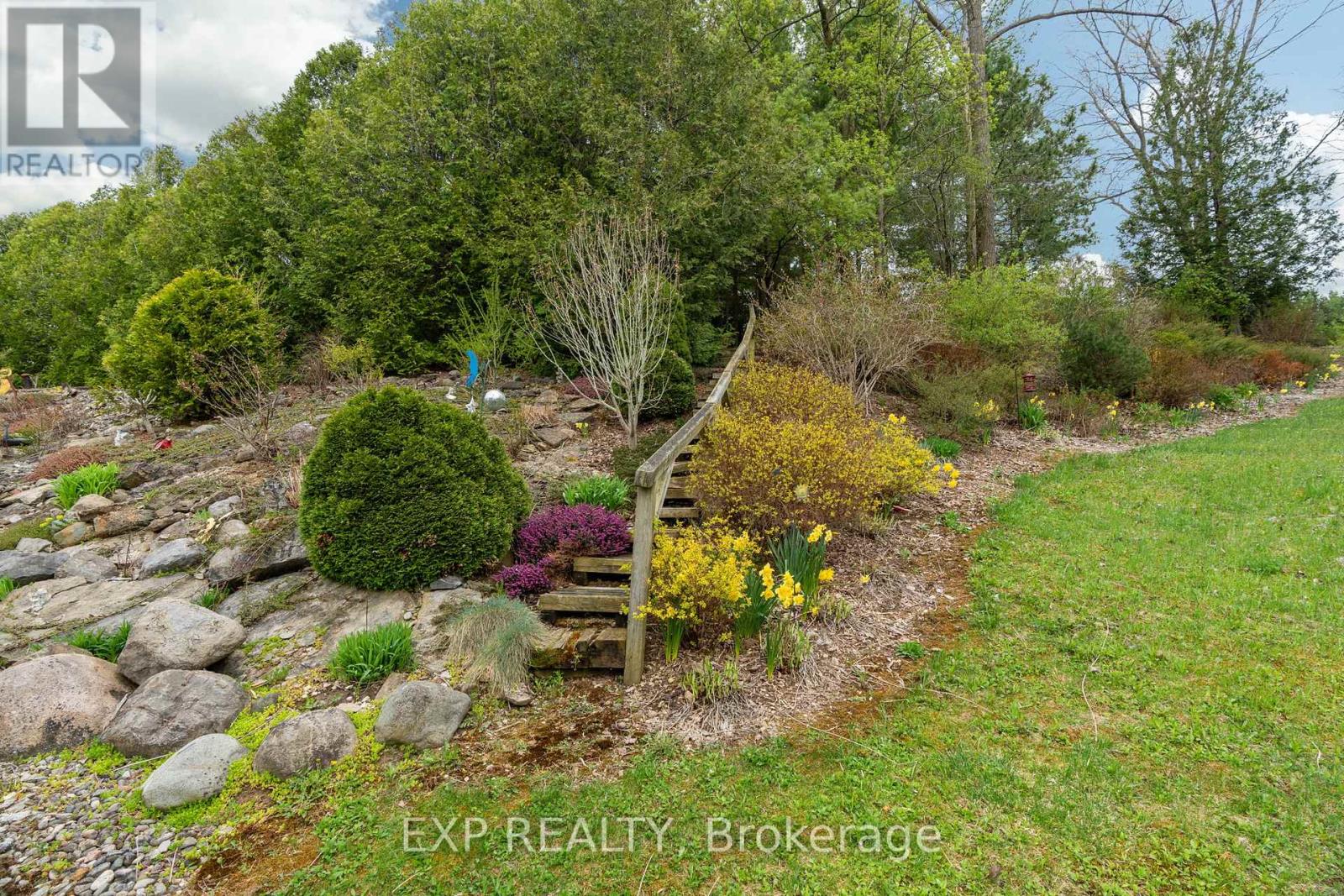 30680 Hungry Hollow Road, North Middlesex, Ontario  N0M 1B0 - Photo 40 - X12128369