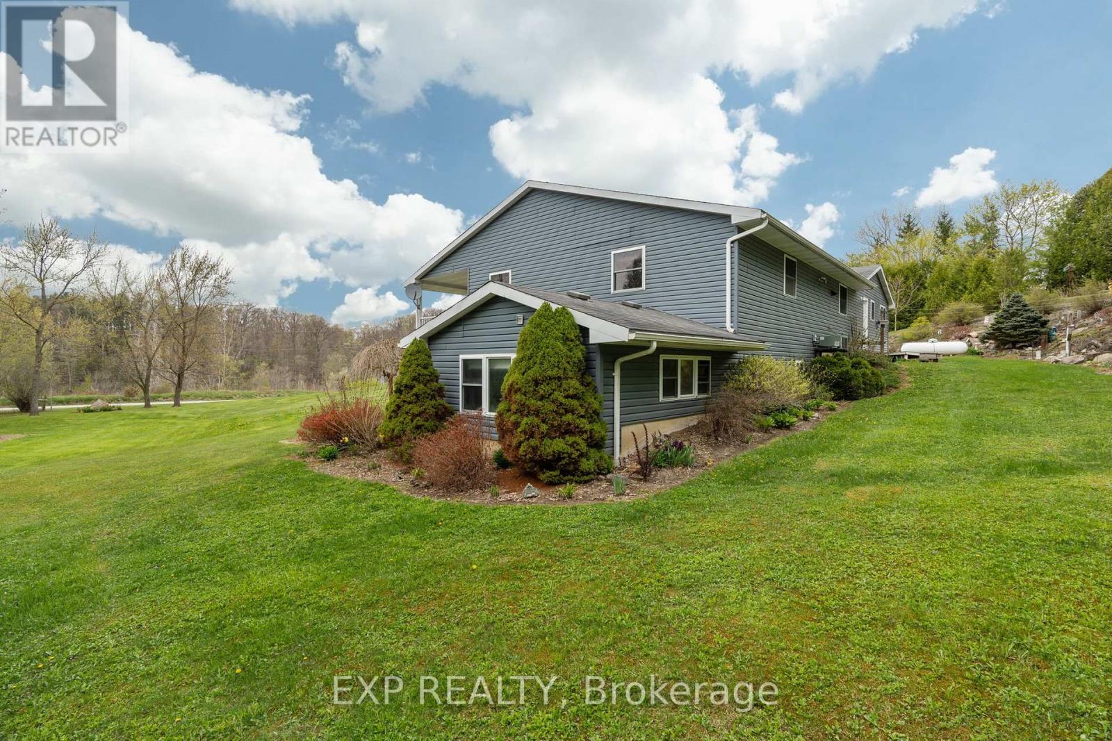 30680 Hungry Hollow Road, North Middlesex, Ontario  N0M 1B0 - Photo 43 - X12128369