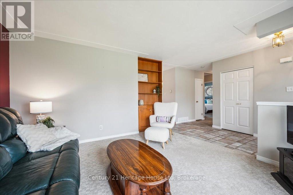 49 Sleeman Avenue, Guelph, Ontario  N1H 6G3 - Photo 10 - X12128234