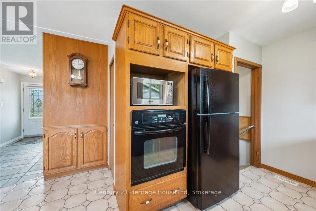 49 Sleeman Avenue, Guelph, Ontario  N1H 6G3 - Photo 14 - X12128234